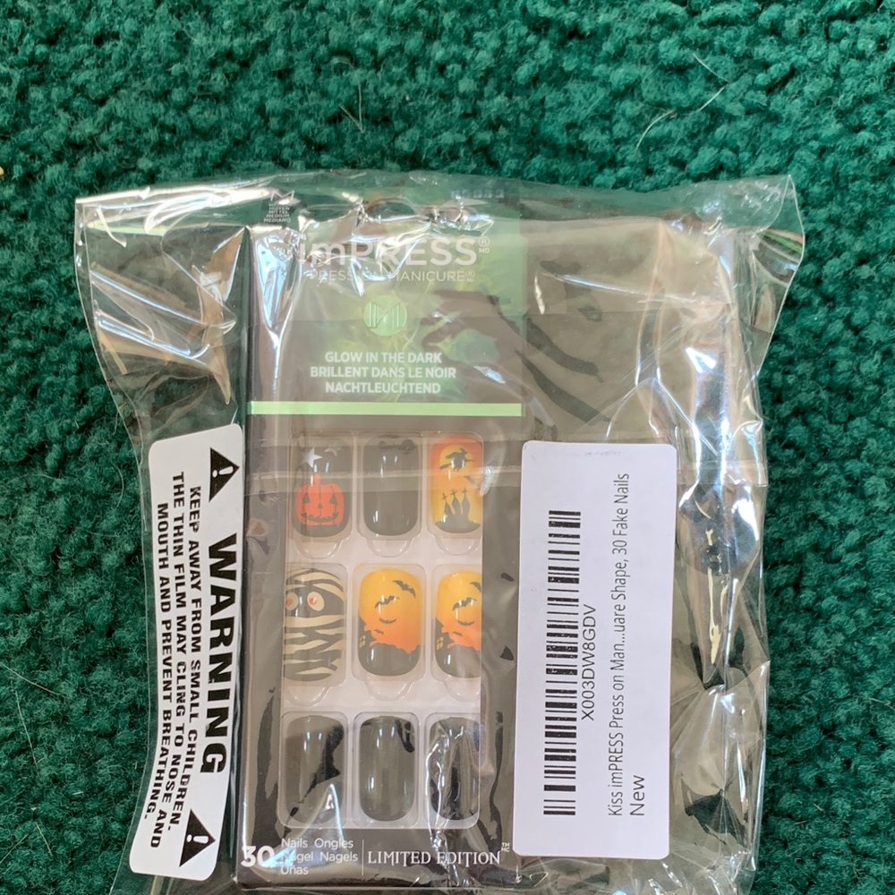Kiss Glow in the Dark Pumpkin Nail Set